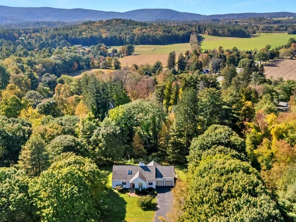 1 Cornwall Dr, Great Barrington, MA 01230