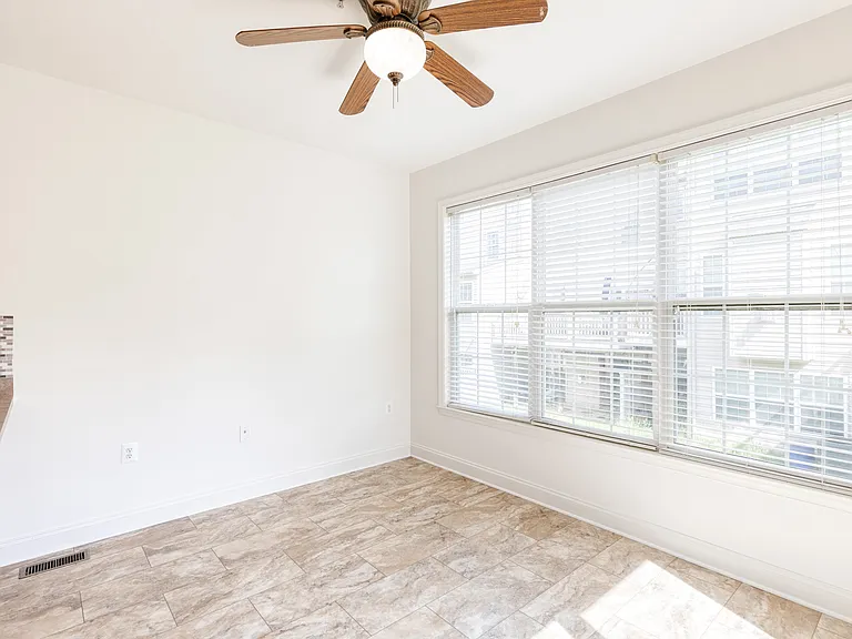 4322 Vintage Ivy Ln — Photo 18