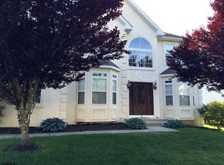 9 Emerald Dr, Egg Harbor Township, NJ 08234