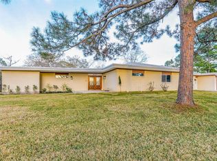 402 Old Bayou Dr, Dickinson, TX 77539