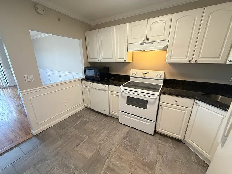 116 Spring St #B7 — Photo 6