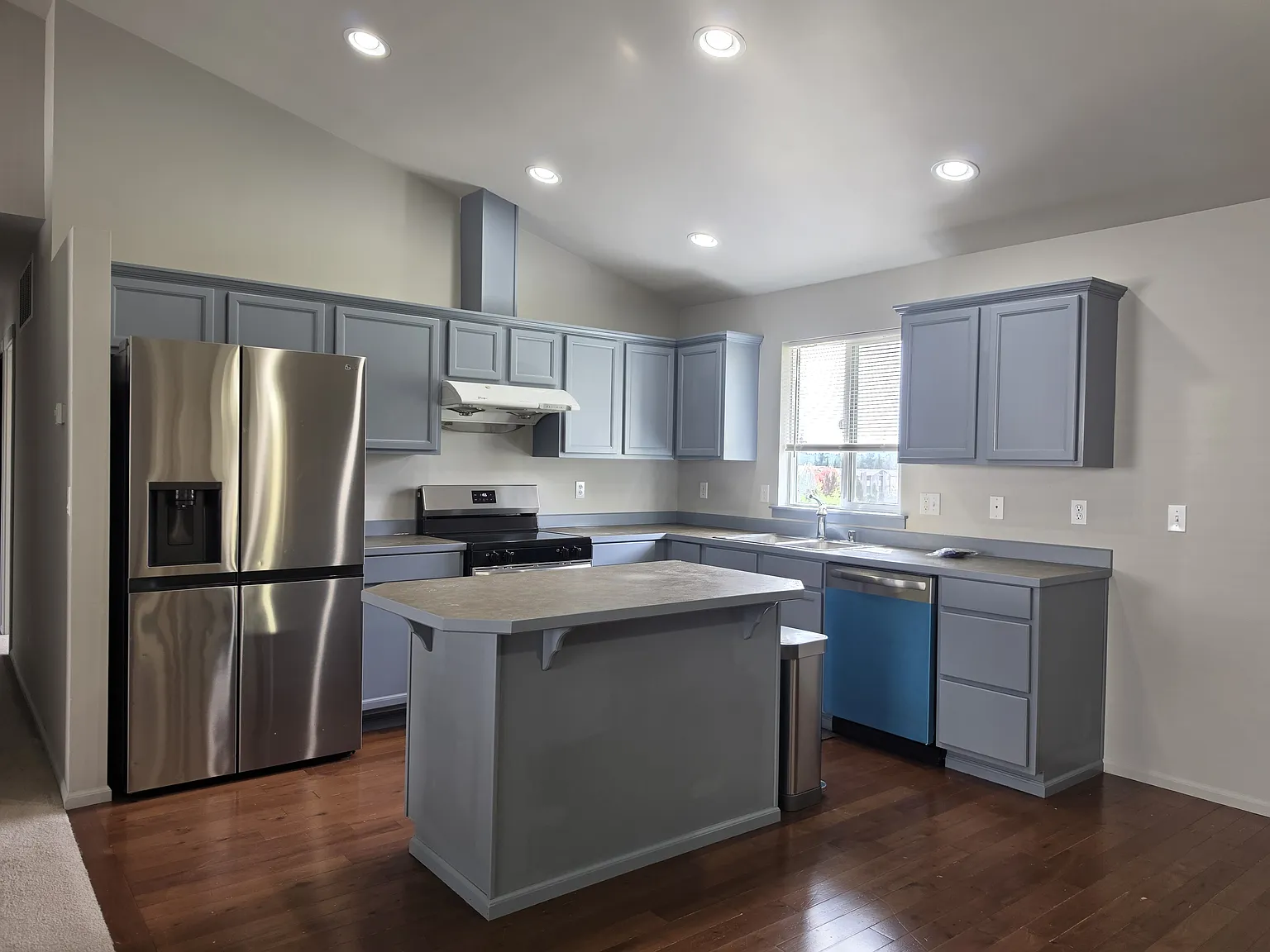 3 bed, 1304 sqft, $3,500 — Photo 4