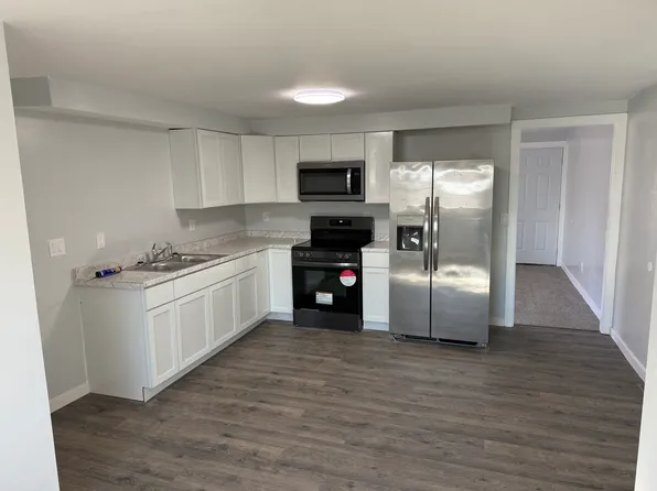 2510-2516 W Martin Luther King Jr Dr, Peoria, IL 61605