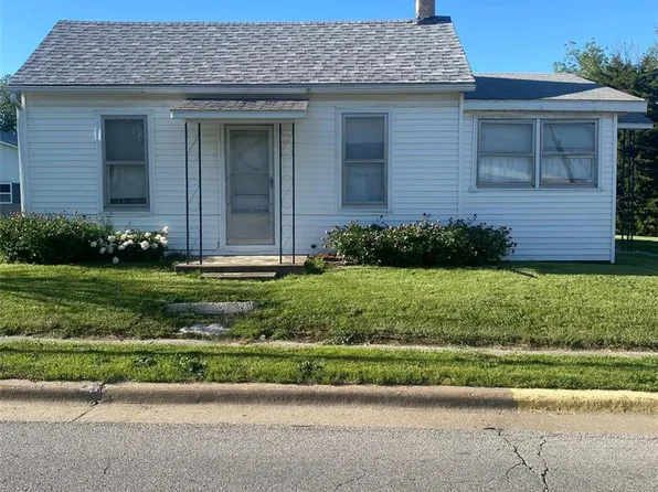 103 W Locust St, Fieldon, IL 62031