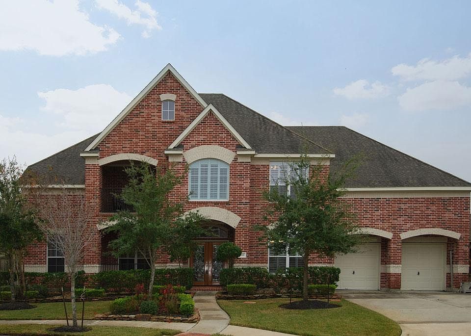 Beautiful Partners in Building Home with 4 bedrooms, 3/1 bath, and 3 car attached garage located in 