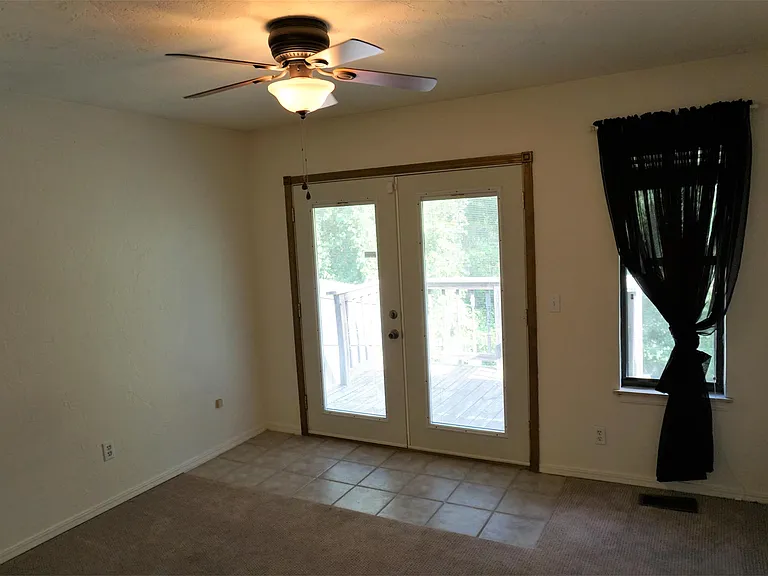 785 Kingsgate Rd — Photo 9