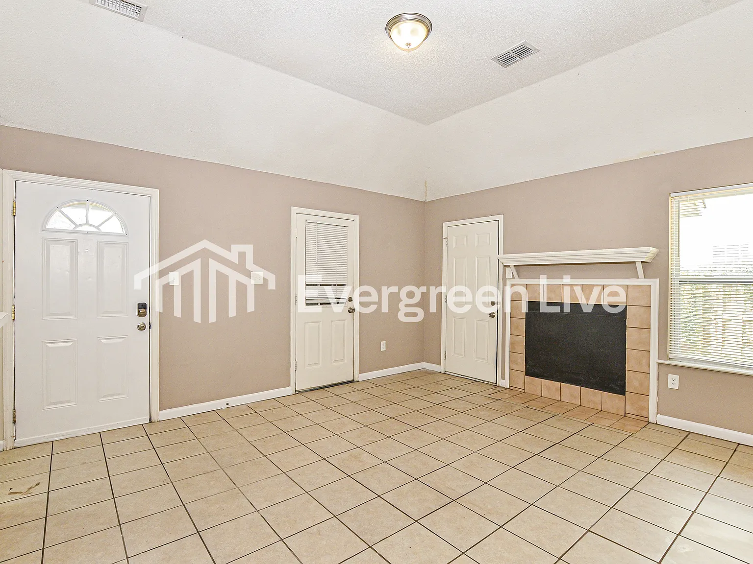 3 bed, 2.0 bath, 1200 sqft, $1,345 — Photo 3