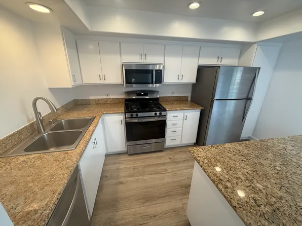 217 Dolphin Way APT R, Laguna Beach, CA 92651