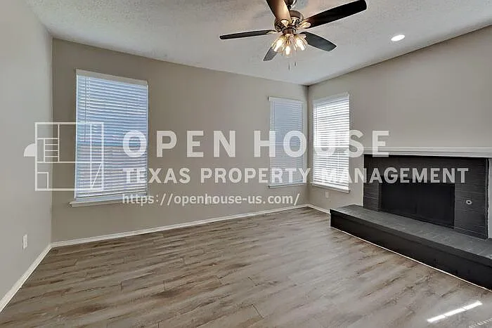5305 Rio Bravo Dr — Photo 4
