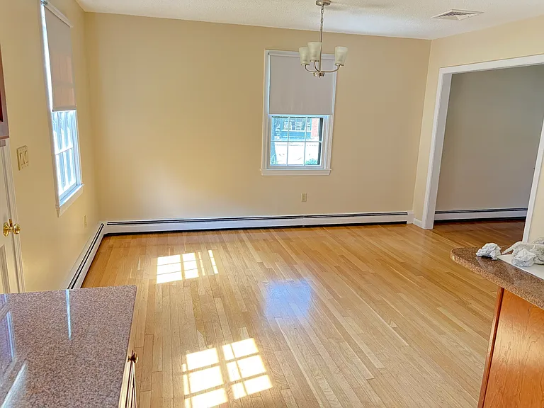 7 Oak St #5 — Photo 9