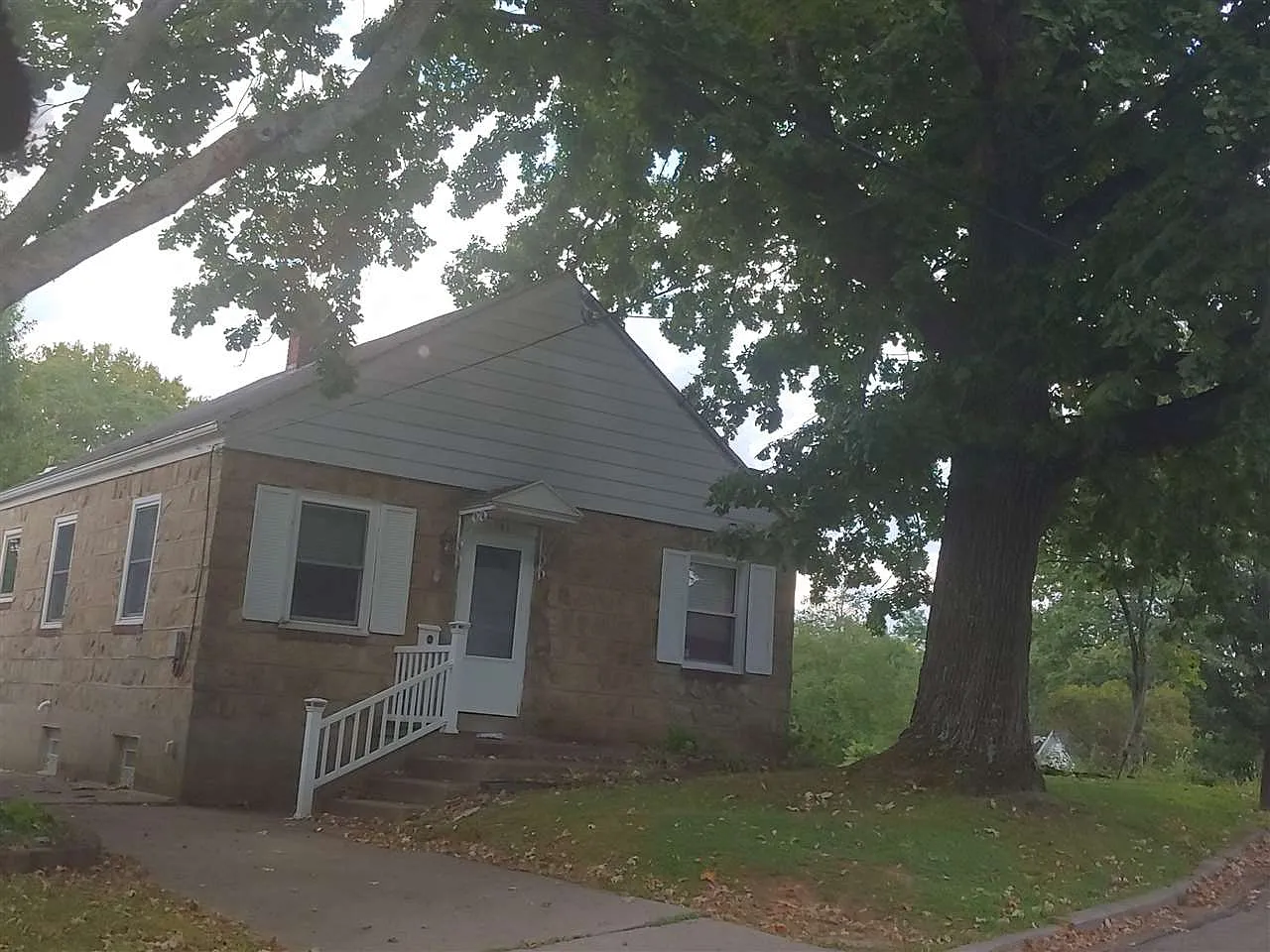 141 Sergeant Ave photo 1