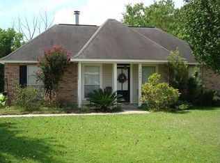 30401 Paul Dr, Walker, LA 70785