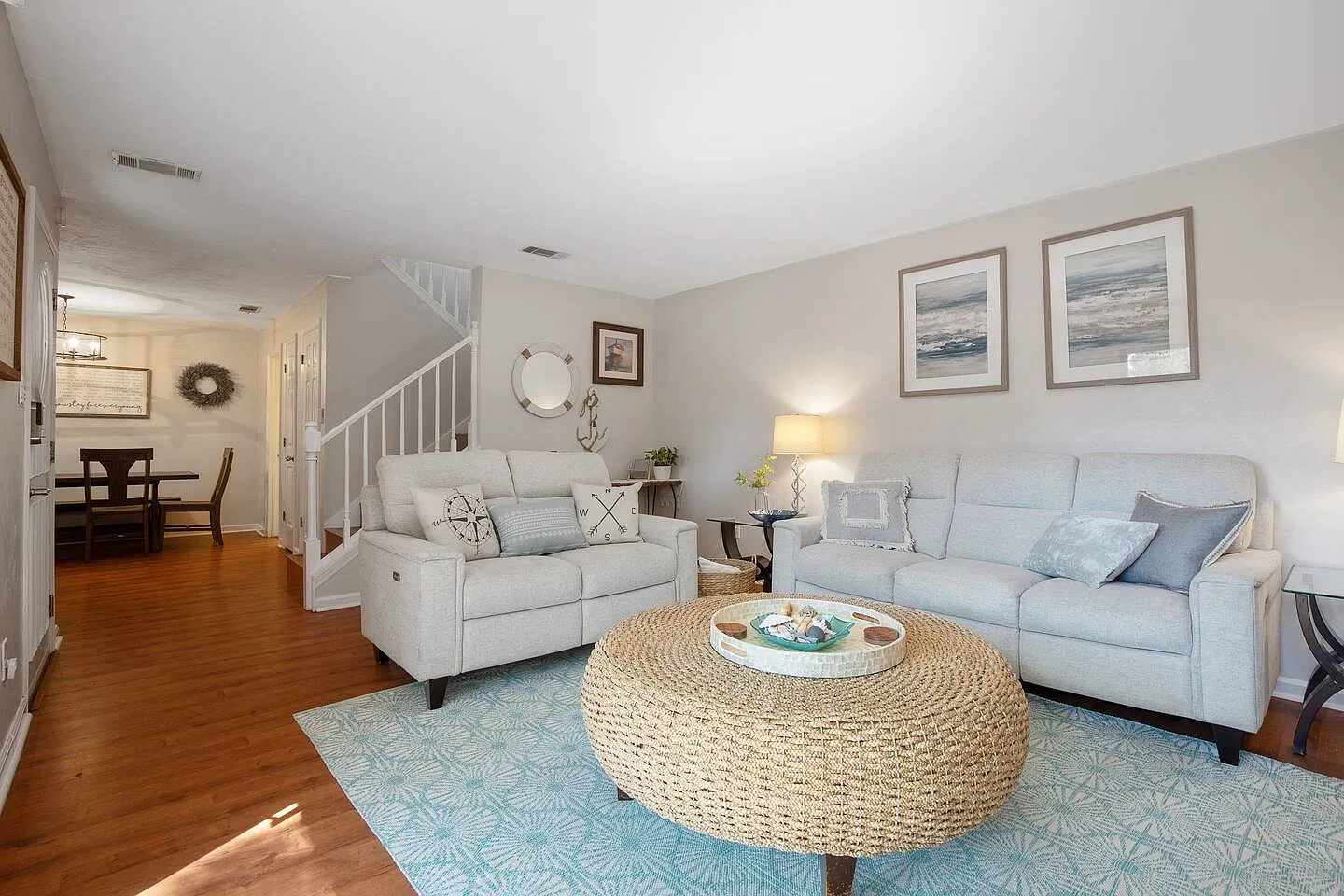 3 bed, 2.5 bath, 1520 sqft, $2,400 — Photo 2