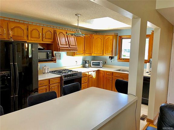 3rd image of 466 Lynbrook Ave