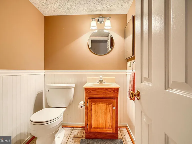 8908 Golden Tree Ln — Photo 20