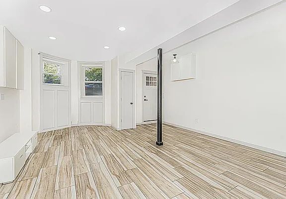 4th image of 1415 Crotona Ave