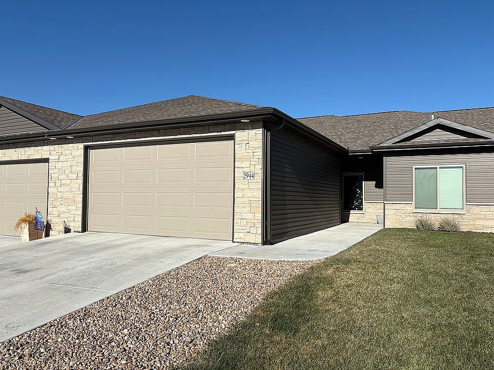 1st image of 2944 Kings Corner Dr