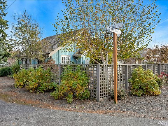 2nd image of 4833 Birch Dr