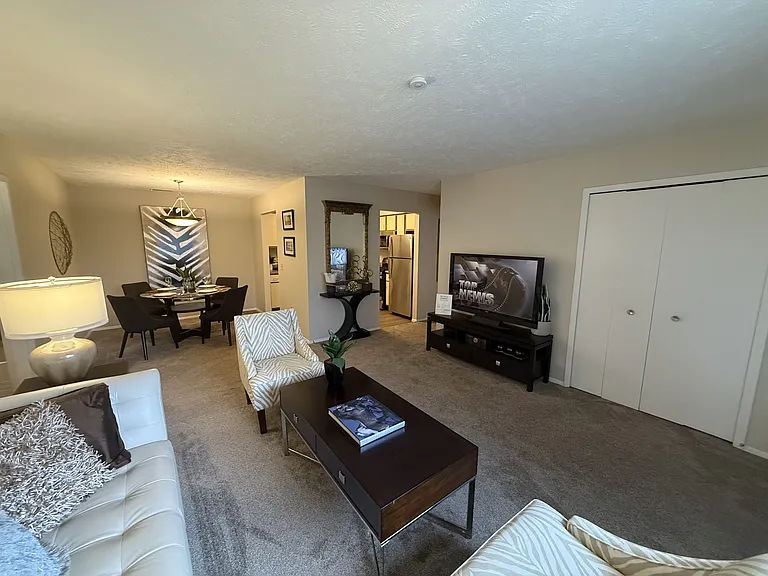 Oakwood Apartments — Photo 2