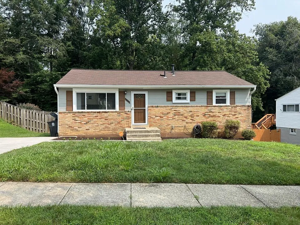 8400 Richville Dr