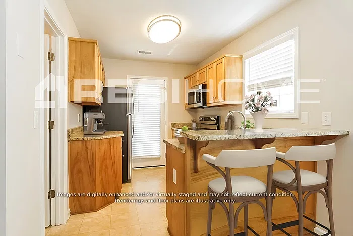 3 bed, 2.0 bath, 1132 sqft, $1,720 — Photo 3