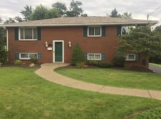 211 Castle Dr, West Mifflin, PA 15122