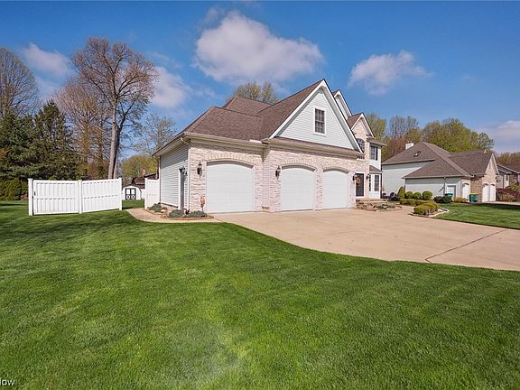 2nd image of 5476 Primavera Dr