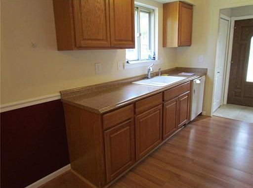 2nd image of 1780 Emerson Ave