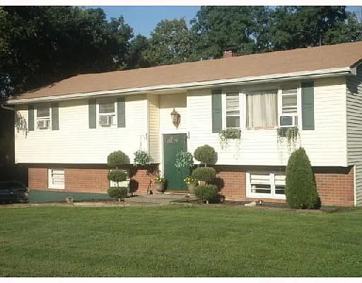 108 Mark Ave photo 1