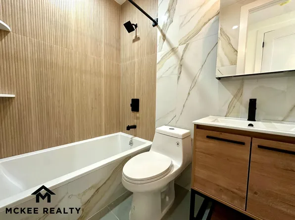 431 Columbia Street image 9 of 10