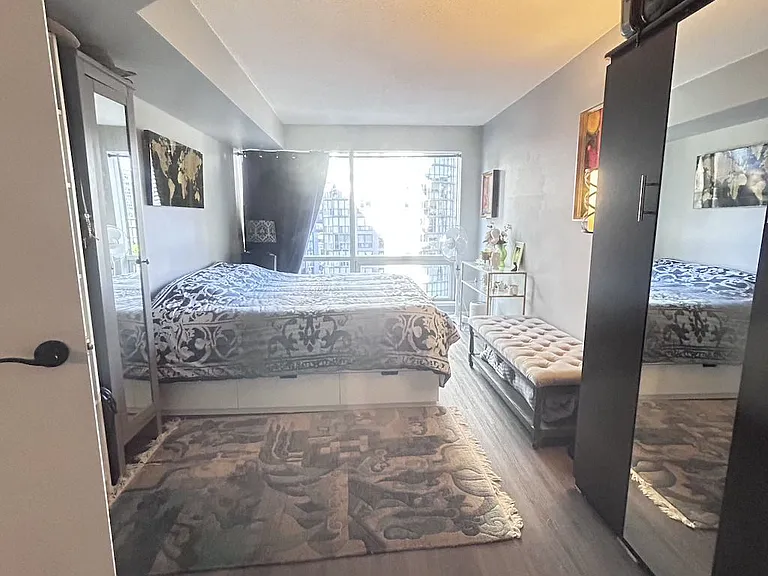 1001 Bay St #1009 — Photo 17