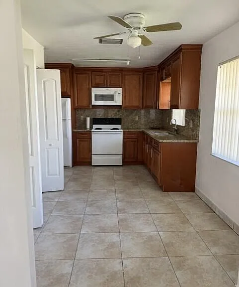 5848 Lincoln St #A — Photo 3