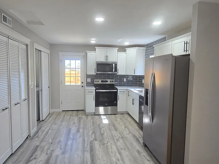 1304 Rockwood Ave — Photo 3