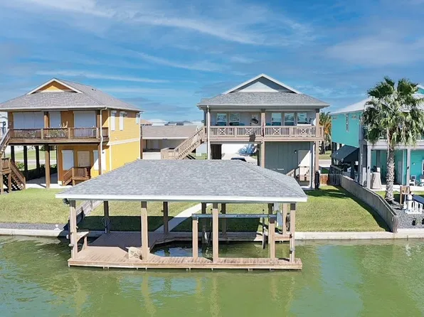 110 Bufflehead Ln, Rockport, TX 78382