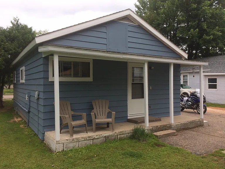 2425 4th Ave — Photo 3