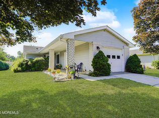 732 Ralston Plaza #732A, Monroe, NJ 08831