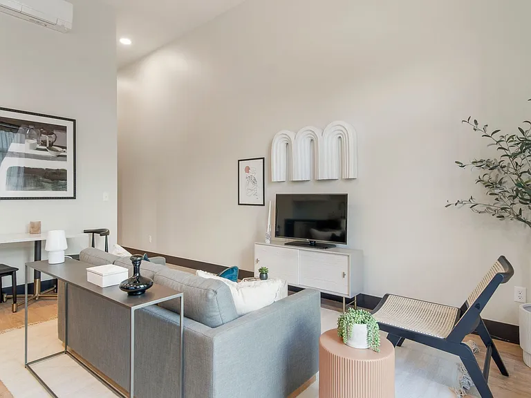 One Eleven Greenwood - Save Up to $500 OFF Your 1st Month's Rent! Move-In Deadlines Apply, Apply ... — Photo 9