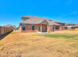 2724 Sunflower Dr, Edmond, OK 73013