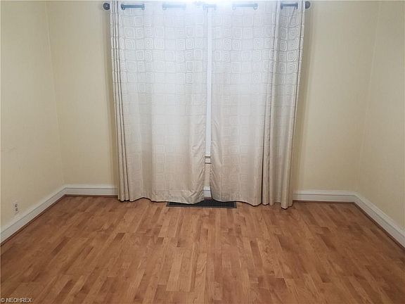 5th image of 10121 Loretta Ave
