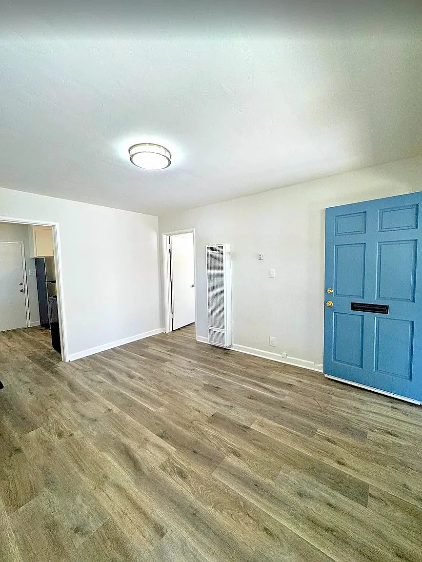 1 bed, $2,400 — Photo 4