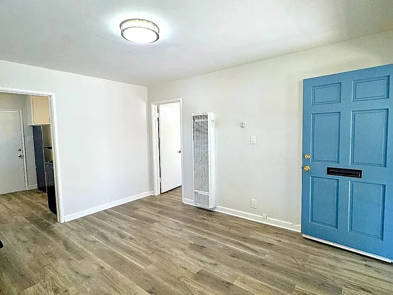 467 S Buena Vista Ave #11 — Photo 4