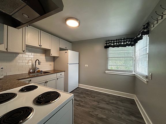 5th image of 3225 Meachem Rd #2