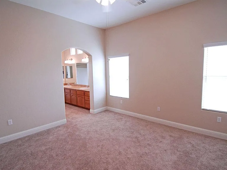 642 Jasmine Parke Dr — Photo 6