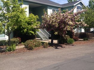 3987 Arrowhead Dr APT A, Medford, OR 97504