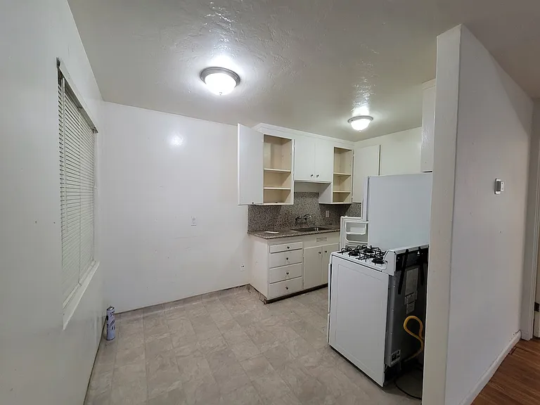 49 E Latimer Ave #5 — Photo 2