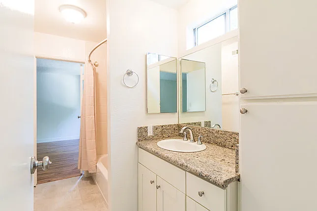 10908 Blix St #4 — Photo 12