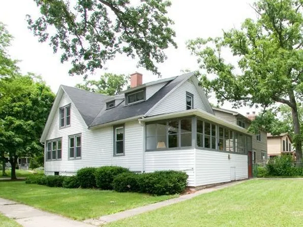 4743 Middaugh Ave, Downers Grove, IL 60515