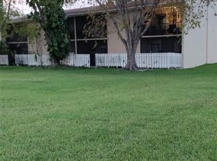 10370 SW 220th St APT 125, Miami, FL 33190