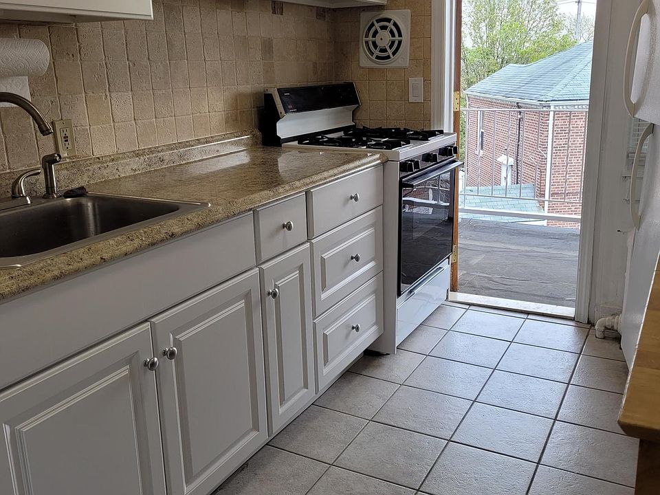 1st image of 2430 Esplanade Ave #2