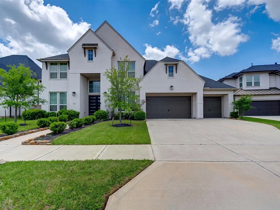 10318 Fountain Shore Dr